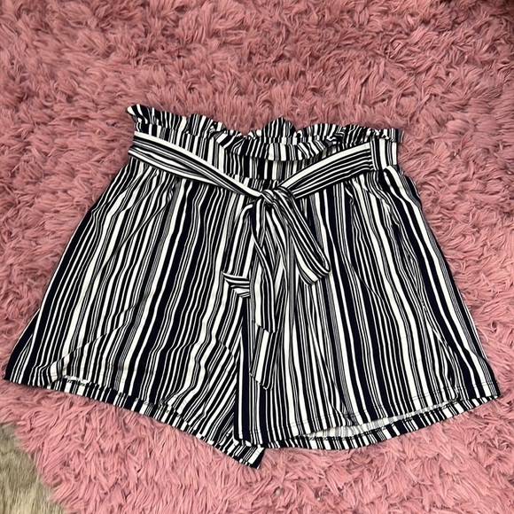 Stripe Paper Bag Stretch Shorts - Picture 1 of 3
